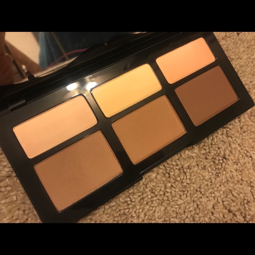 Kay Von D Shade and Light palette